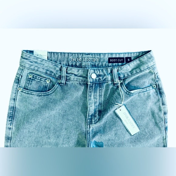 EMBROIDERED PINK BOW JEANS - Picture 6 of 6